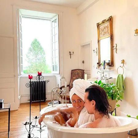 Chateau Isigny: Boutique Near Mont Saint Michel Bed & Breakfast 4*