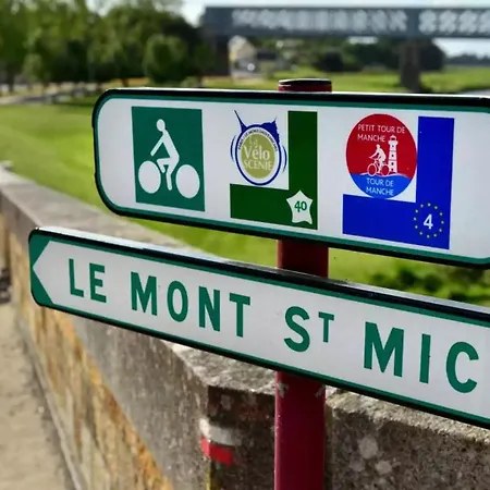 Château D'isigny D'hôtes De Charme Près Du Mont-saint-michel Et De La Bretagne Bed & Breakfast 4*