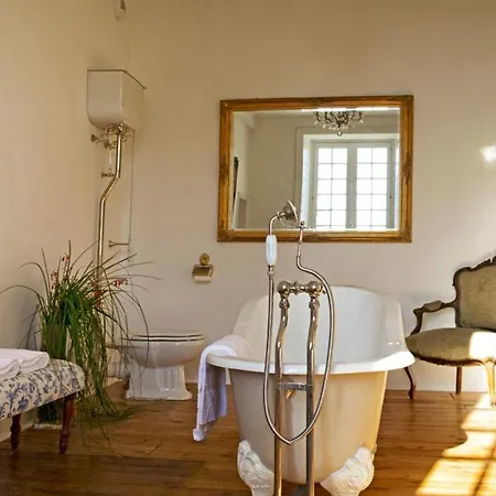 Chateau Isigny, Petit Et Secret Des Chateaux De Charme 4* Isigny-le-Buat