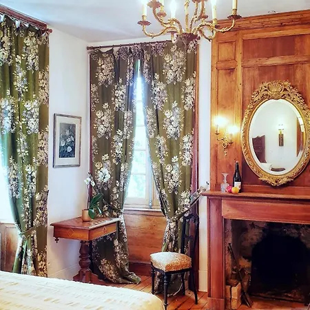 Chateau Isigny, Petit Et Secret Des Chateaux De Charme B&B