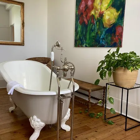 Bed & Breakfast Chateau Isigny: Boutique Near Mont Saint Michel Isigny-le-Buat