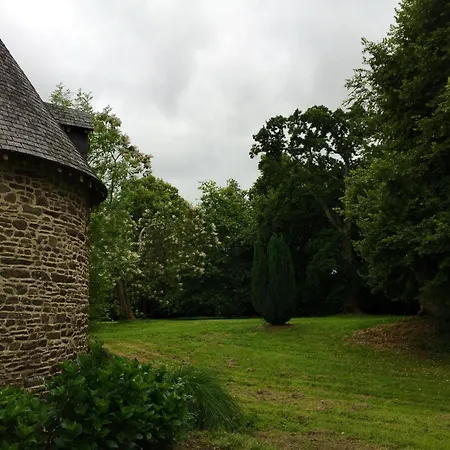 Chateau Isigny, Sejour En Famille, Enfants & Chiens Bienvenus, Family Holidays, Children & Dogs Welcome לינה וארוחת בוקר Isigny-le-Buat