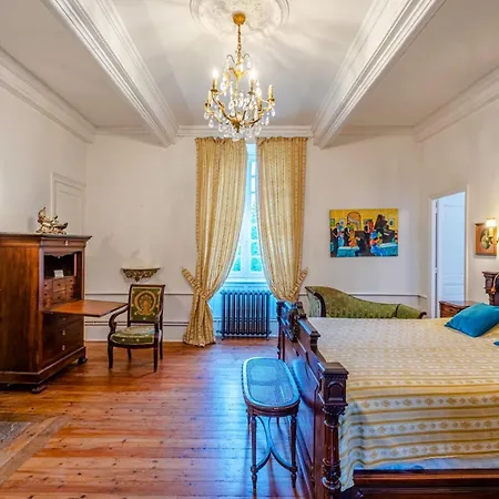 Chateau Isigny, Sejour En Famille, Enfants & Chiens Bienvenus, Family Holidays, Children & Dogs Welcome 3* Isigny-le-Buat