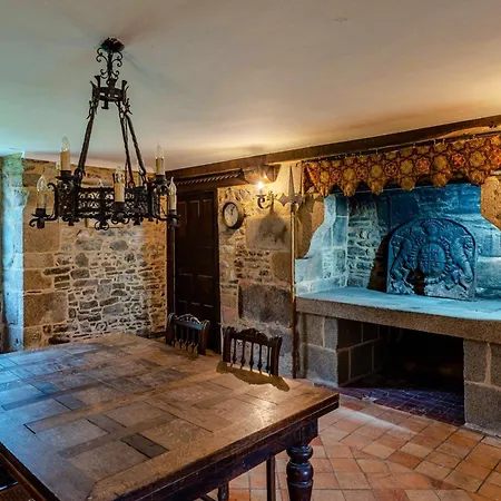 Bed & Breakfast Chateau Isigny, Sejour En Famille, Enfants & Chiens Bienvenus, Family Holidays, Children & Dogs Welcome