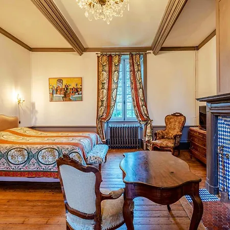 Chateau Isigny, Sejour En Famille, Enfants & Chiens Bienvenus, Family Holidays, Children & Dogs Welcome לינה וארוחת בוקר