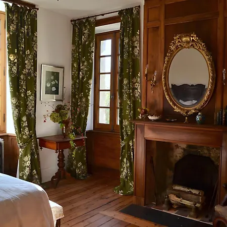 Chateau Isigny, Sejour En Famille, Enfants & Chiens Bienvenus, Family Holidays, Children & Dogs Welcome