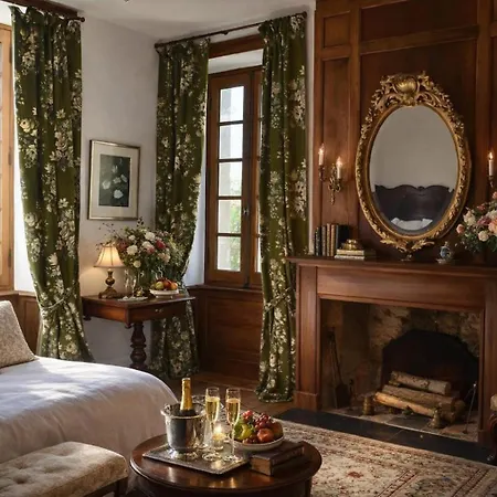 Chateau Isigny: Boutique Near Mont Saint Michel Bed & Breakfast 3*