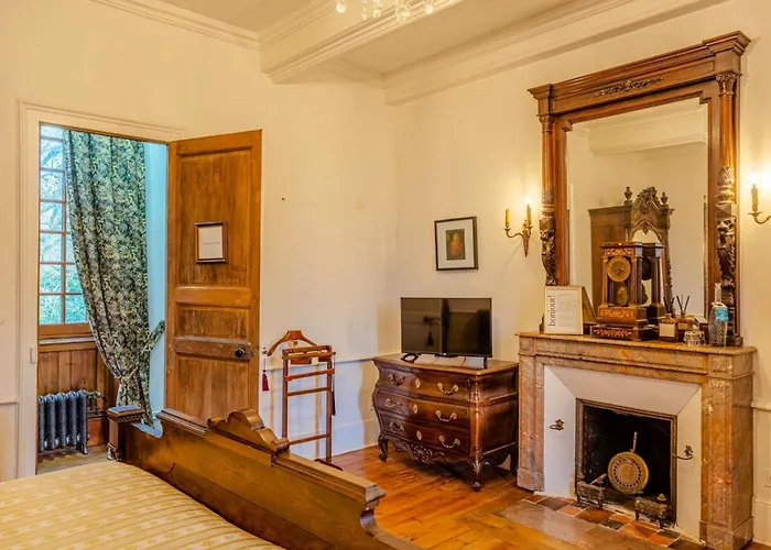 Chateau Isigny: Boutique Near Mont Saint Michel