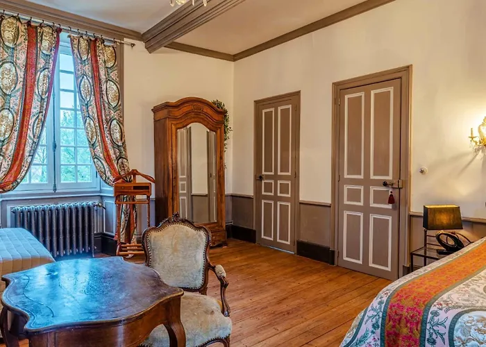 Chateau Isigny: Boutique Near Mont Saint Michel Bed & Breakfast 3*