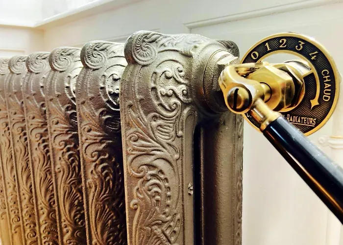 Bed & Breakfast Chateau Isigny: Boutique Near Mont Saint Michel 3*