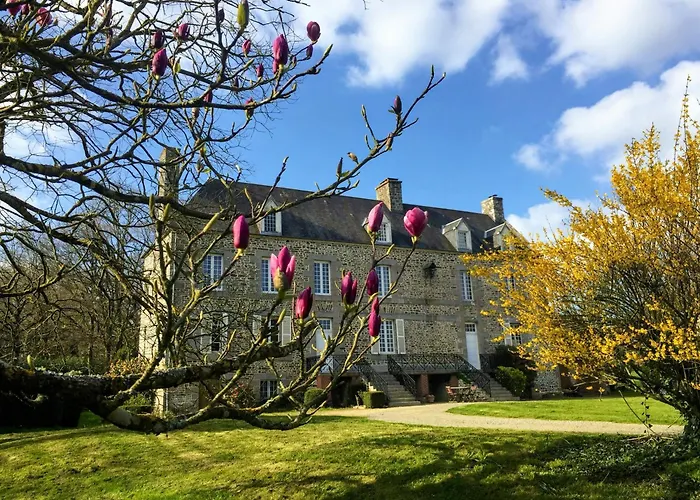Chateau Isigny: Boutique Near Mont Saint Michel Bed & Breakfast Isigny-le-Buat