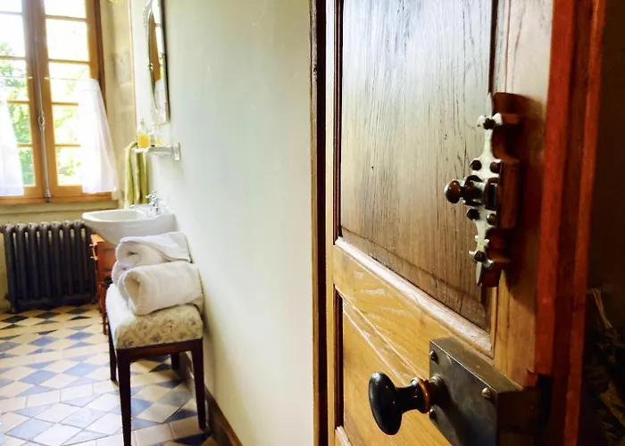 Chateau Isigny: Boutique Near Mont Saint Michel 3*