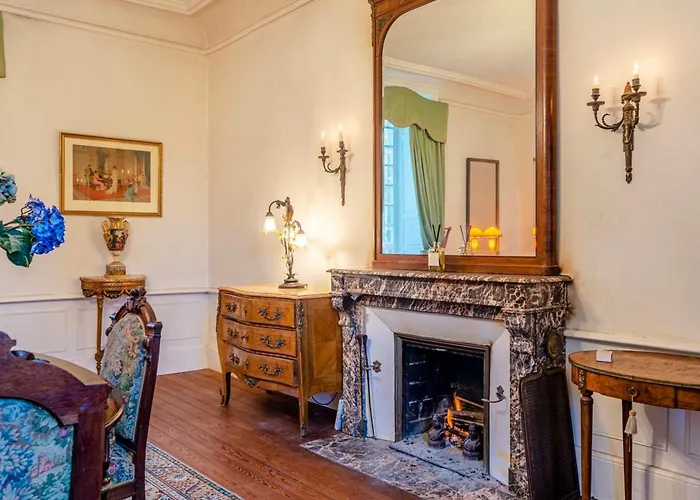 Chateau Isigny: Boutique Near Mont Saint Michel 3*