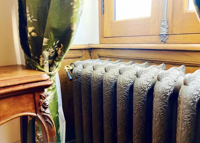 Chateau Isigny: Boutique Near Mont Saint Michel