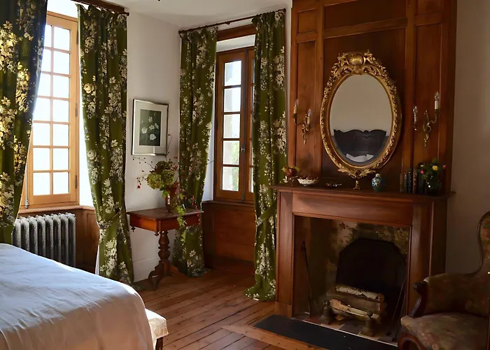 Chateau Isigny: Boutique Near Mont Saint Michel