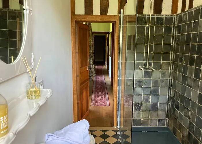 Chateau D Isigny Sejour Romantique Et Nature Pres Du Mont-Saint-Michel فندق مبيت وإفطار