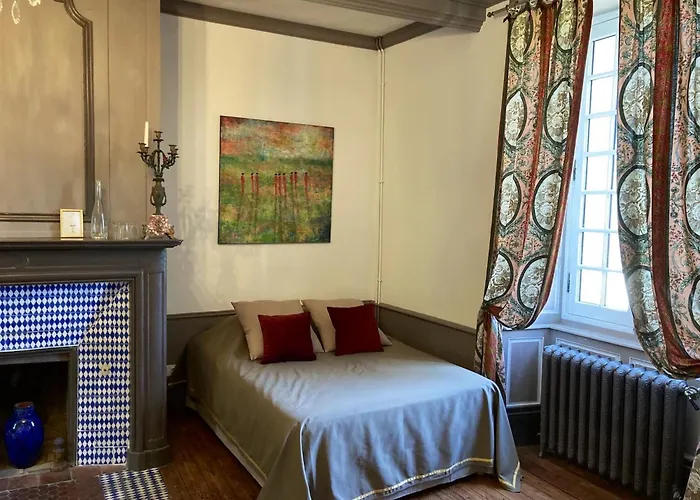 Chateau Isigny: Boutique Near Mont Saint Michel Bed & Breakfast 3*