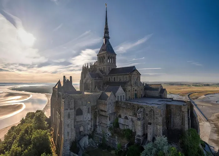 Chateau D Isigny Sejour Romantique Et Nature Pres Du Mont-Saint-Michel فندق مبيت وإفطار 3*