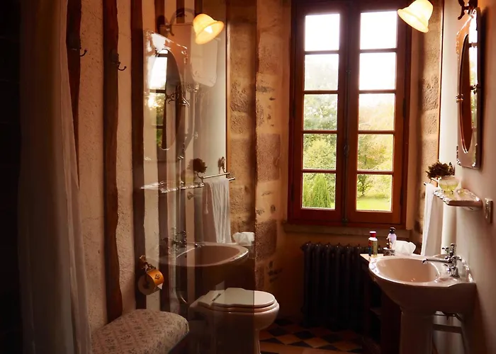 Chateau Isigny: Boutique Near Mont Saint Michel Bed & Breakfast 3*